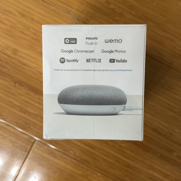 Google Home Mini Smart Assistant First Gen - Chalk - Picture 3 of 6